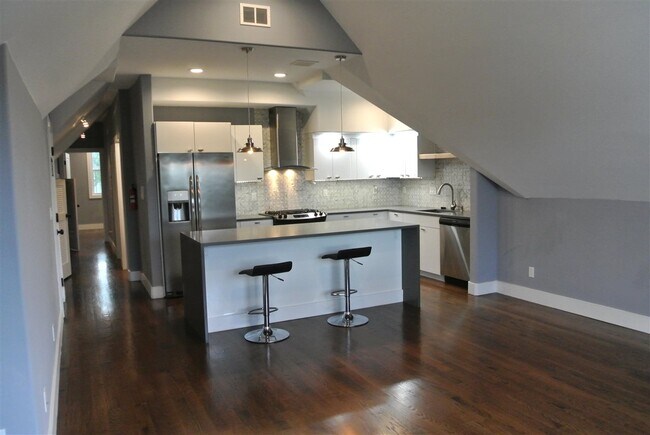 Building Photo - 44 Duer Pl