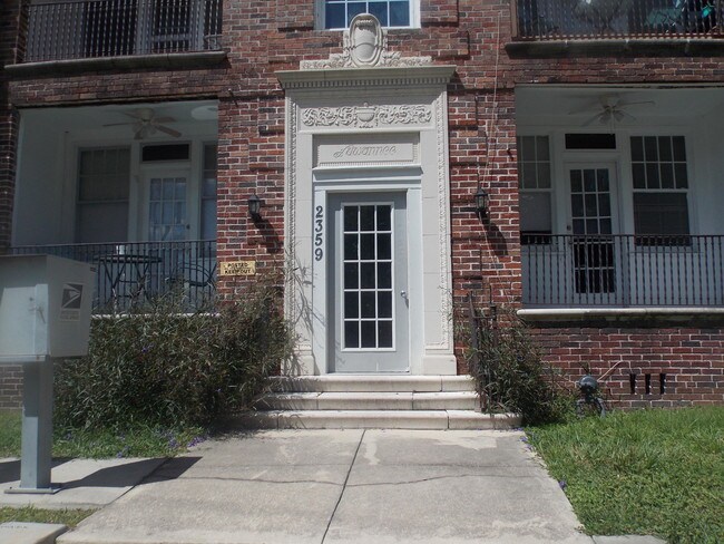 Building Photo - 2359 Oak St
