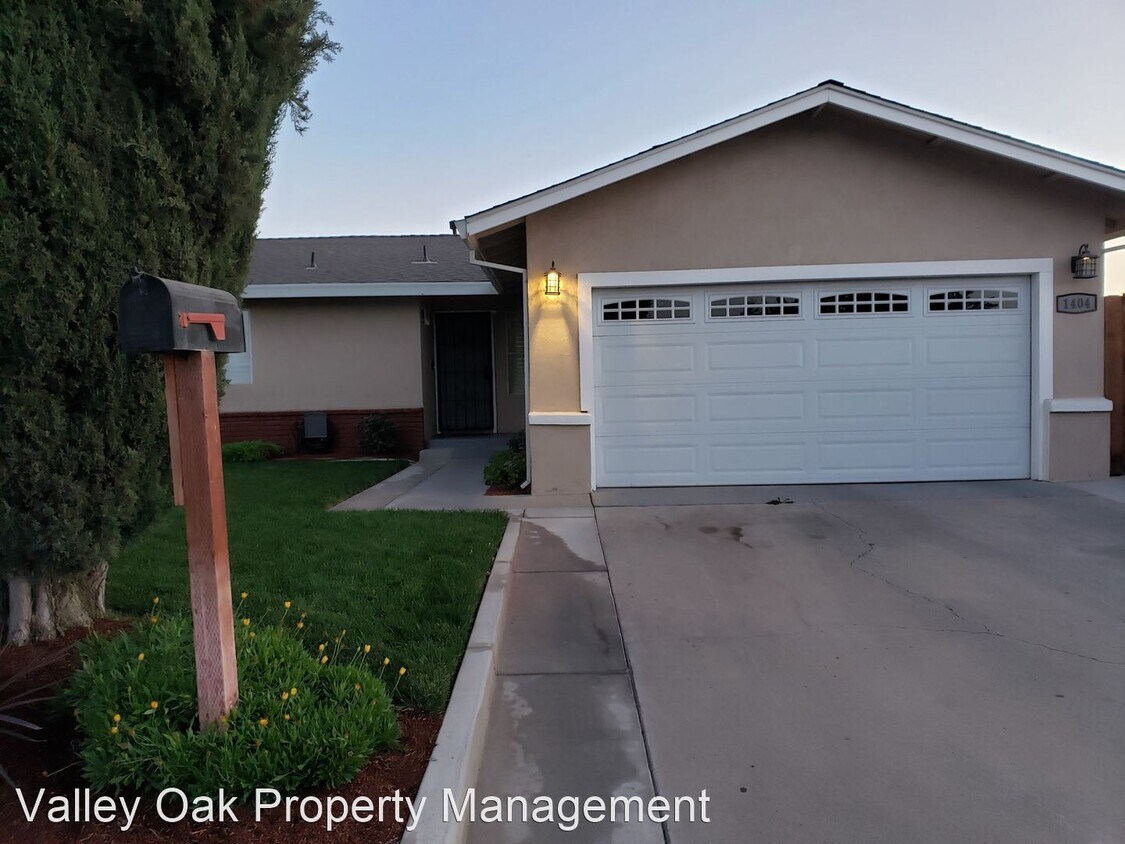Primary Photo - 3 br, 2 bath House - 1404 Solar Ave