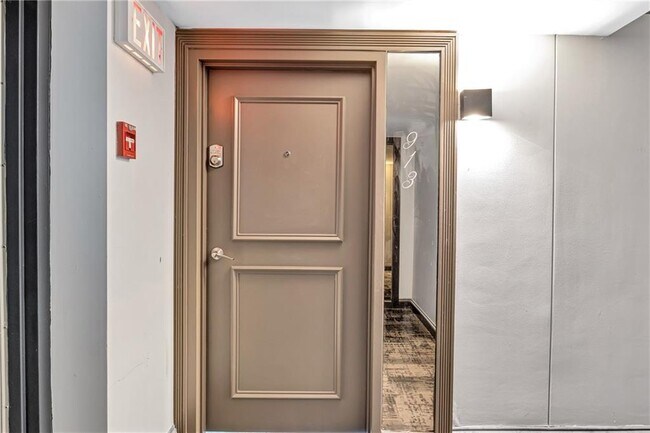 Foto del edificio - 2460 Peachtree Rd