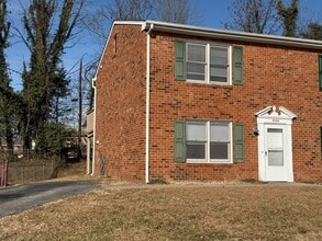 Building Photo - 5338 Century Dr