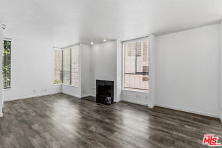 Foto del edificio - 500 S Barrington Ave