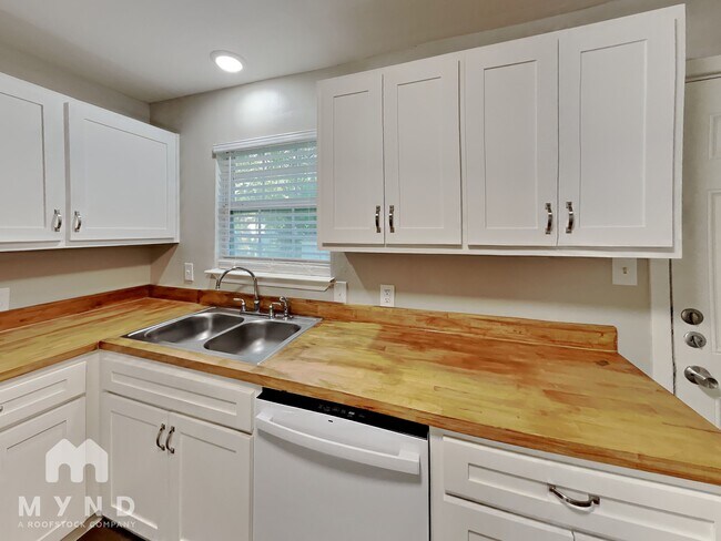 Foto del edificio - 512 E University Ave