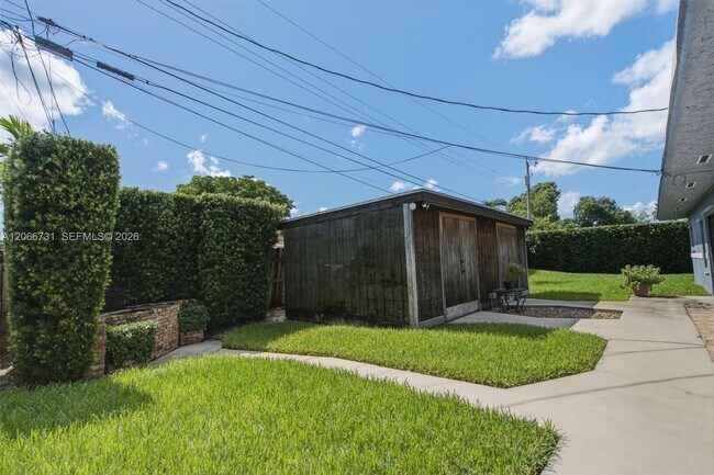 Building Photo - 11621 NW 58th Pl