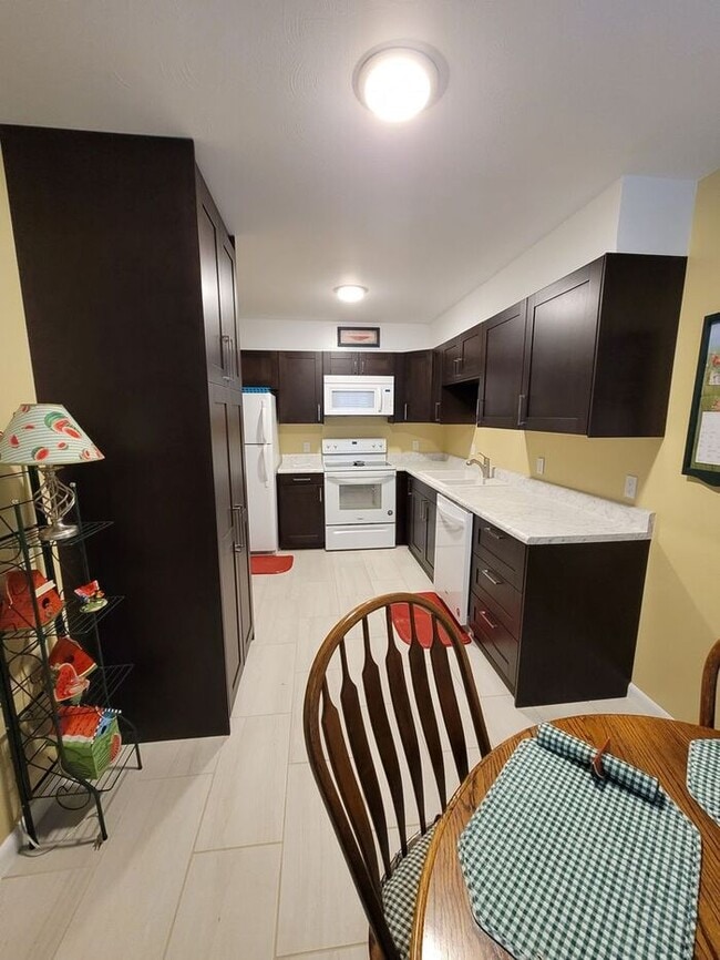 Photo - Short Term Lease - Furnished 3 Bedroom Duplex House