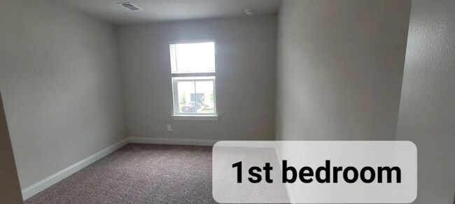 Foto del edificio - 4550 Skywood Ln
