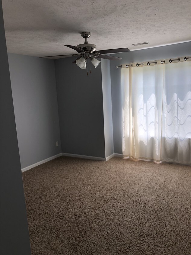 4521 Tallgrass Ln, Peoria, IL 61615 Condo for Rent in Peoria, IL