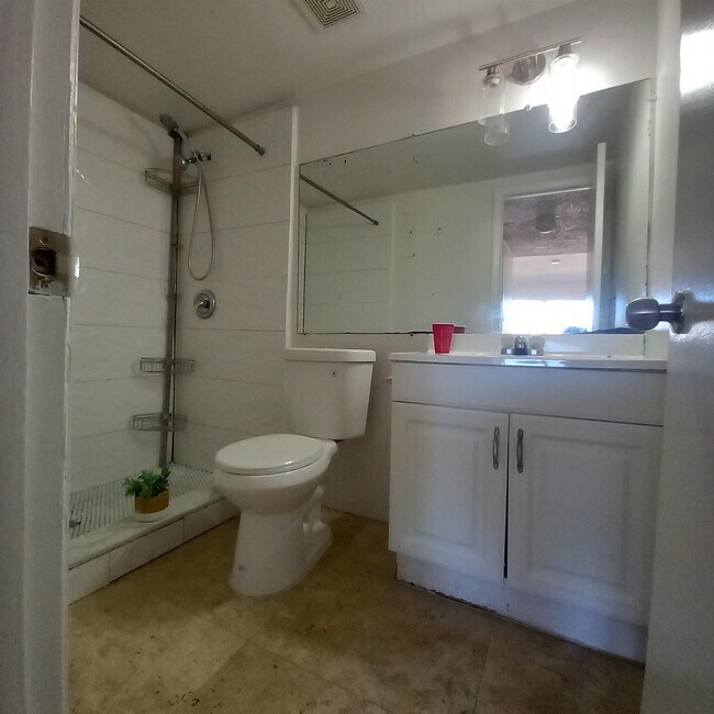 Foto del edificio - 3610 NW 21st St