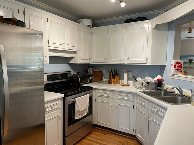 Foto del edificio - Three Bedroom Available on Eastside