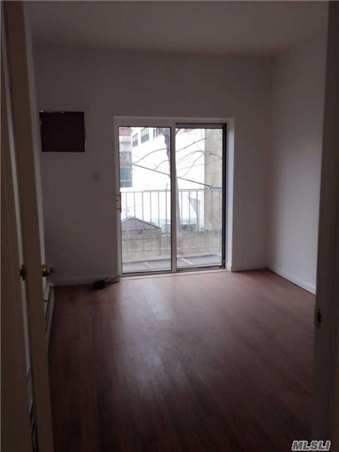 Foto del edificio - 133-43 41st Rd