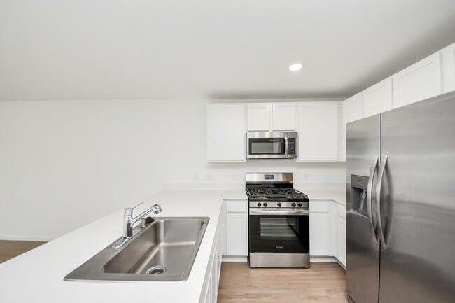 Building Photo - 3037 Pensacola Dr