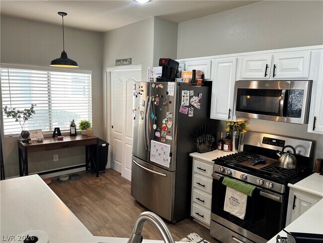 Foto del edificio - 3221 Orange Orchid Pl