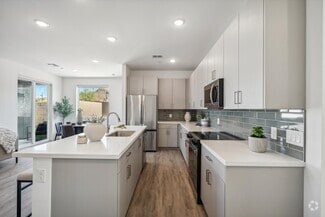 Building Photo - 2121 E Voltaire Ave