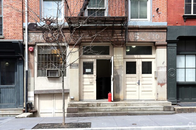 Building Photo - 270 Water St