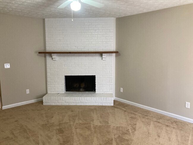 Fireplace - 725 Bellemeade Way SW