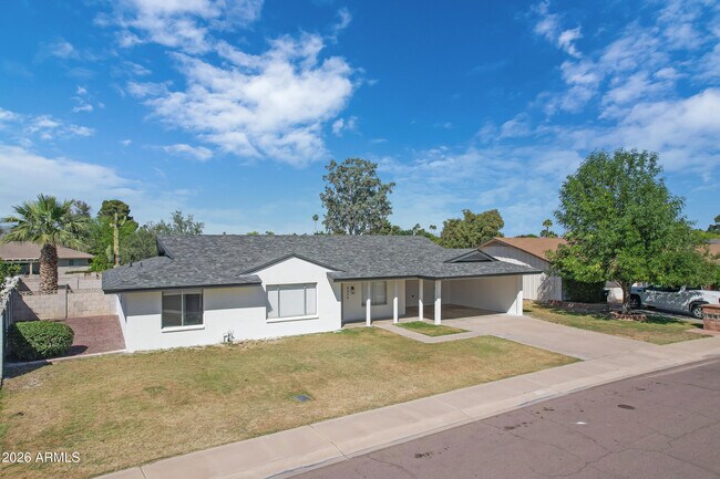 Foto del edificio - 8426 E Monterey Way