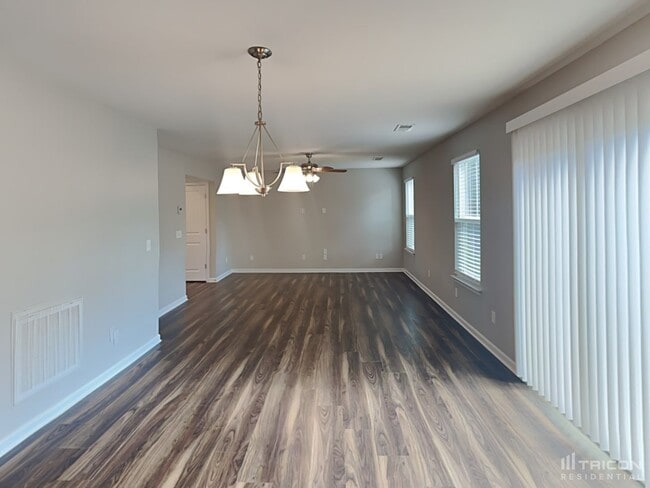 Building Photo - 2240 Pearwick Ct