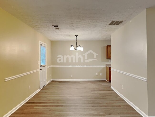 Building Photo - 409 Kirkland Dr