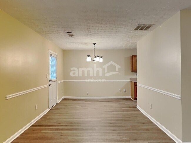 Foto del edificio - 409 Kirkland Dr