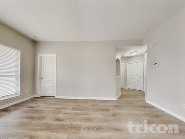 Building Photo - 2164 Bentwood Dr