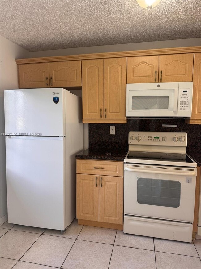 Foto del edificio - 8454 NW 8th St