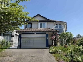 Building Photo - 3066 Skeena St