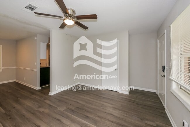 Foto del edificio - 5631 Mill Branch Rd