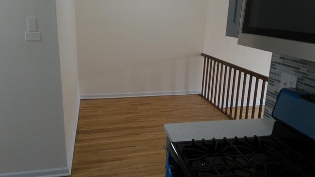 Building Photo - 3053 Randall Ave