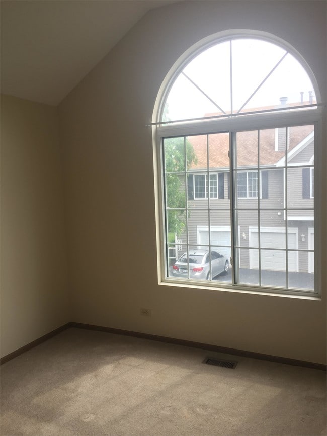 Foto del edificio - 1216 Sandhurst Ln