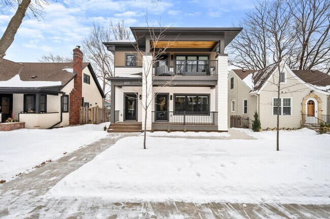 Building Photo - 4927 Ewing Ave S
