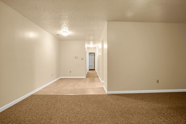 Building Photo - Blackhawk Commons Apartments