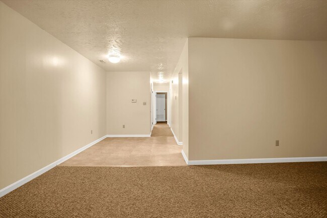 Foto del edificio - Blackhawk Commons Apartments