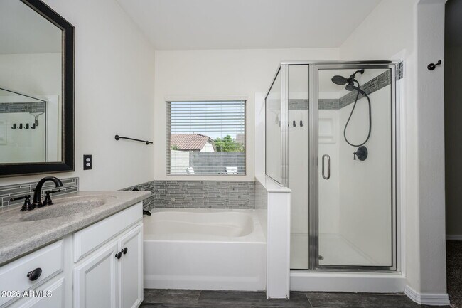 Building Photo - 538 W Gum Tree Ave