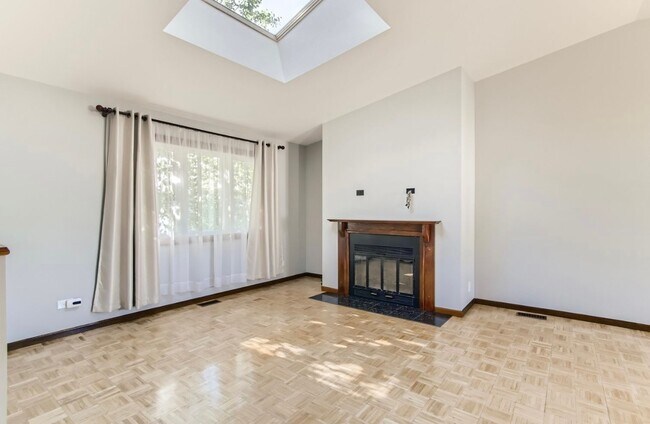 Foto del edificio - 4490 Cove Ln