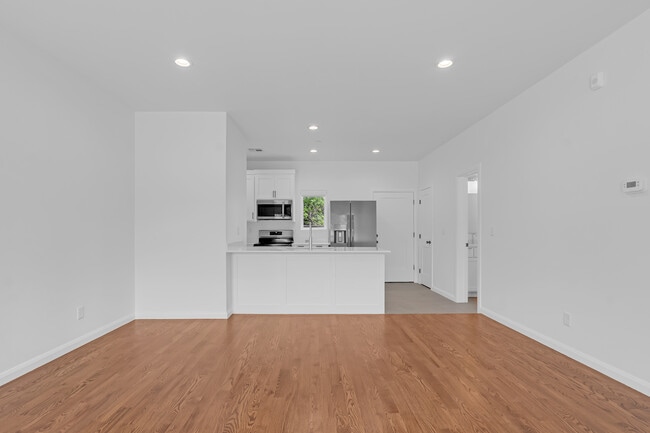 Building Photo - 5501 E 15th St