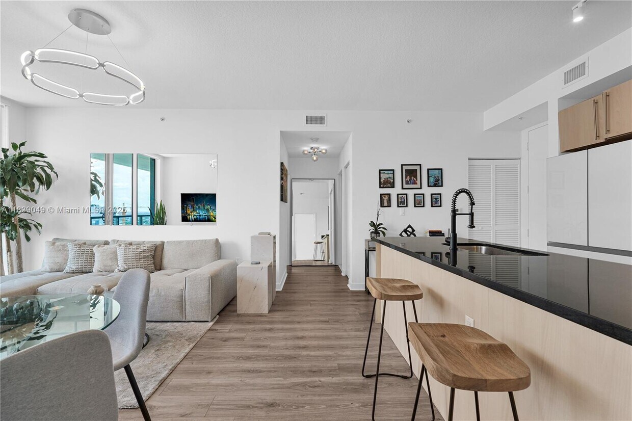 Foto principal - 1111 SW 1st Ave