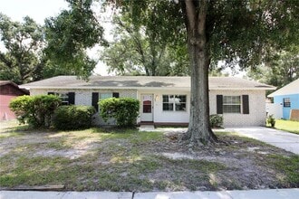 Building Photo - 701 Swiss Dr