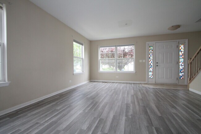 Foto del edificio - 2554 Dickens Dr