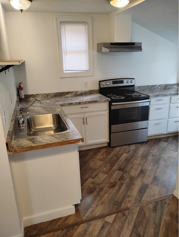 Building Photo - 908 15th St