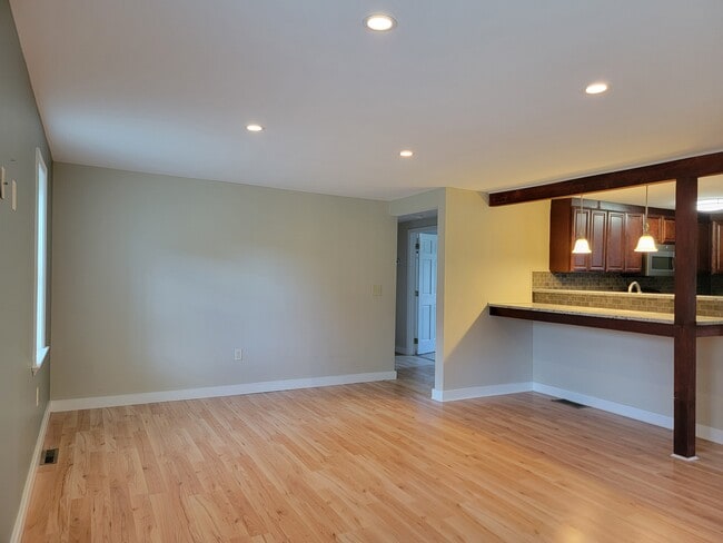 Building Photo - 1567 Dry Tavern Rd