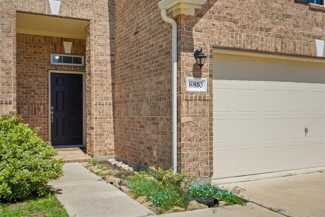 Foto del edificio - 8830 Westfield Glen Ct