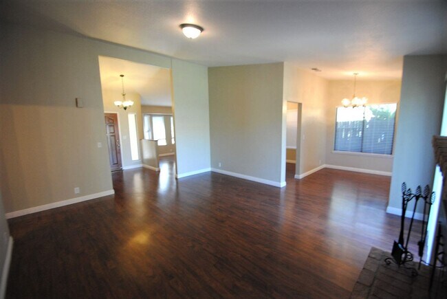 Building Photo - 1025 Old Mill Cir