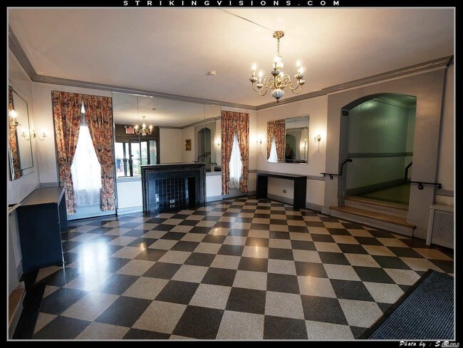 Foto del edificio - 72-34 Austin St