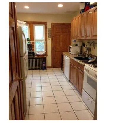 Building Photo - 27 South Crescent Circuit