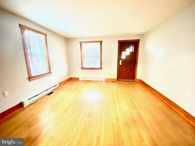 Foto del edificio - 1735 Wilson Ave
