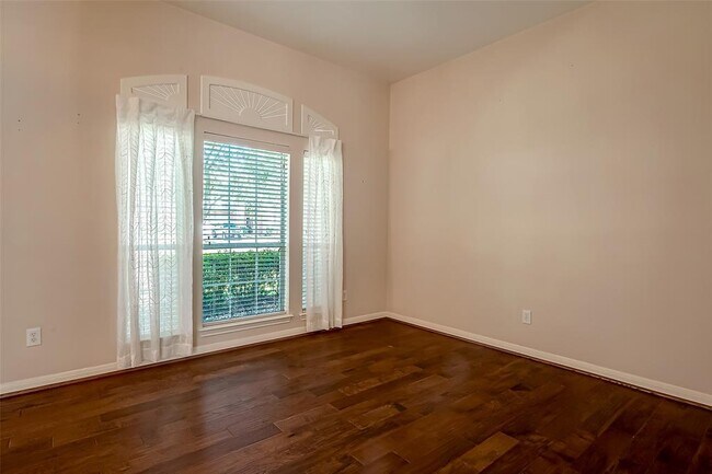 Building Photo - 3008 Creek Bend Dr