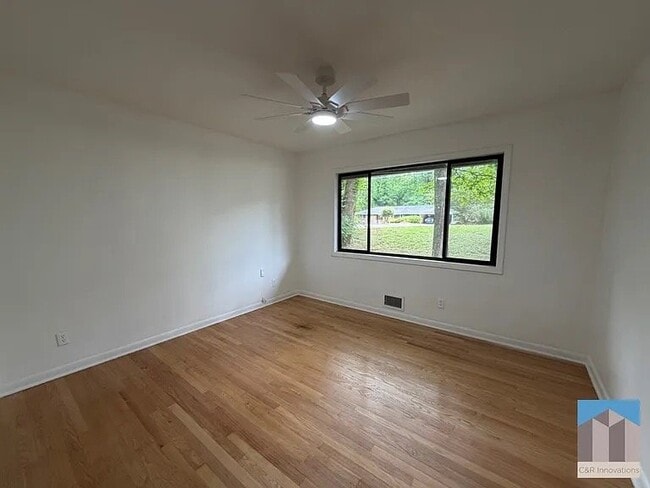 Building Photo - 2636 Whiteleigh Ct NE