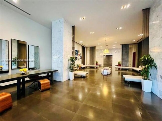 Foto del edificio - 1600 NE 1st Ave