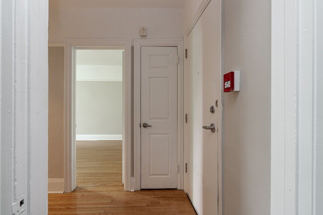 Building Photo - 145 Arlington Avenue