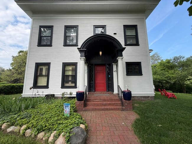 Building Photo - 45 College Ave SE